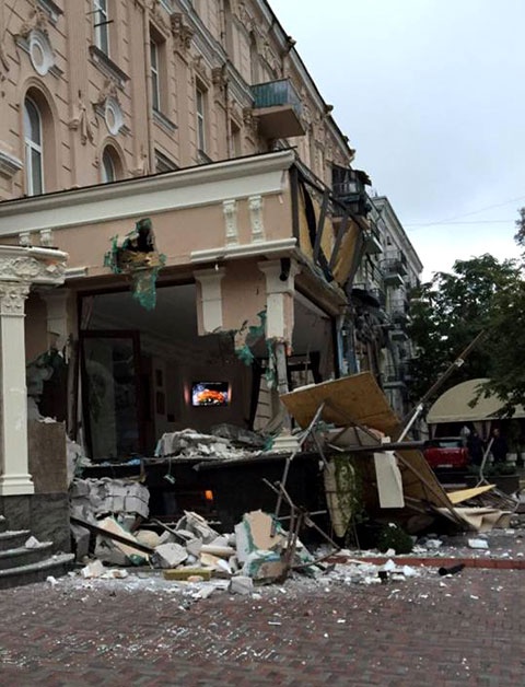 Демонтаж пристройки ресторана Девайс в Киеве