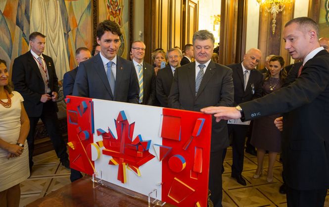 Канада, флаг скульптура