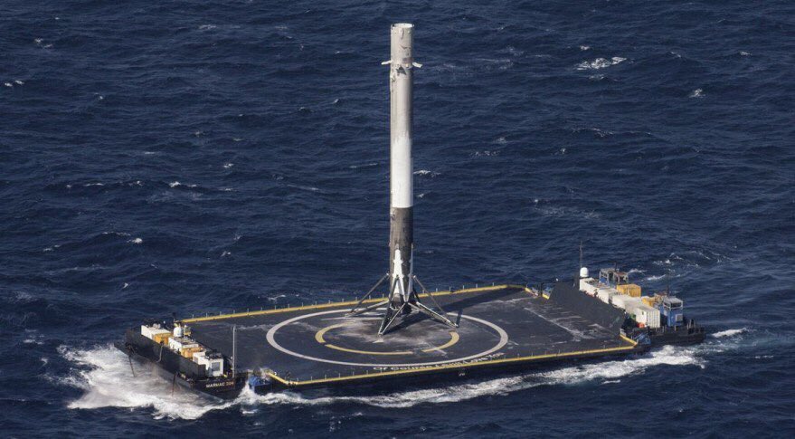 SpaceX Falcon-9 села на морскую палтформу